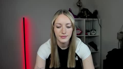 evelynblond online show from 04-07-26, 12:27