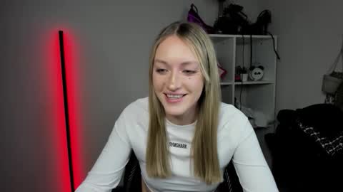 evelynblond online show from 04-14-26, 03:18