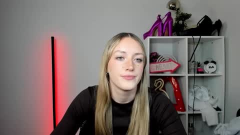 evelynblond online show from 04-24-26, 01:13