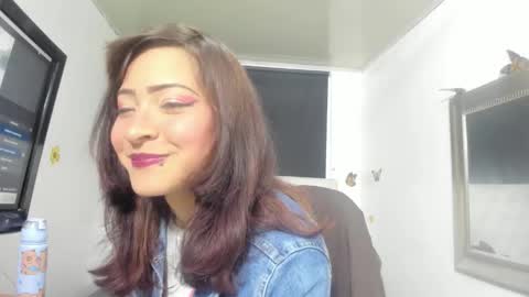 Snapshot of evelynesex chatting on 09-29-25, 01:11 Evelyne online show from 09-29-25, 01:11