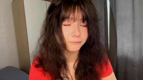 Snapshot of evelynhudson chatting on 05-28-26, 08:22 Evelyn Velvet online show from 05-28-26, 08:22