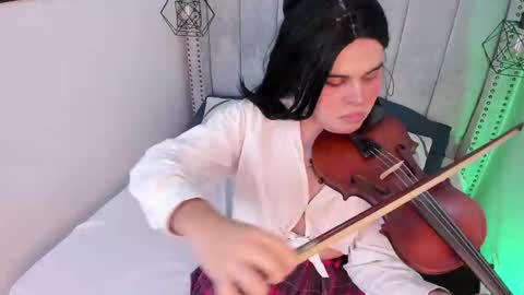 evelynn smith online show from 12-12-24, 01:06