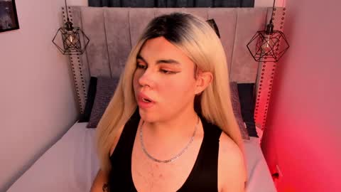 evelynn smith online show from 12-21-24, 01:10