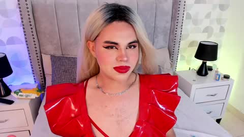 evelynn smith online show from 12-27-24, 01:39