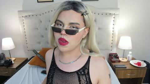 evelynn smith online show from 01-03-25, 10:51