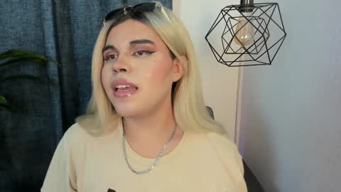 evelynn smith online show from 01-19-25, 02:04