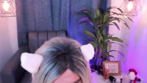 evelynn smith online show from 02-19-25, 02:01