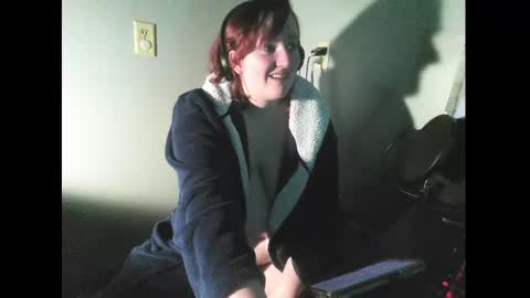 Snapshot of evelynnangel13 chatting on 02-14-25, 04:04 Evelynn Angel online show from 02-14-25, 04:04