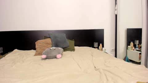 Evelyne online show from 03-06-26, 10:50