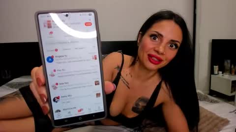 Evelyne online show from 04-24-26, 11:07