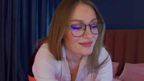 Evelyn online show from 02-24-26, 01:47