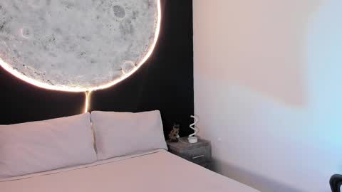 Evelyn Woods online show from 01-25-25, 04:23