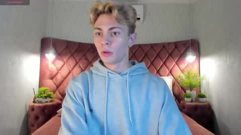 Evan online show from 12-21-25, 01:18