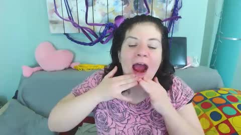 Everly online show from 12-20-24, 05:08