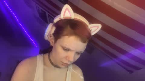 Snapshot of evettezirin chatting on 11-24-25, 01:22 Sky online show from 11-24-25, 01:22