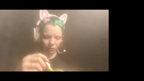 Snapshot of evettezirin chatting on 12-15-25, 05:17 Sky online show from 12-15-25, 05:17