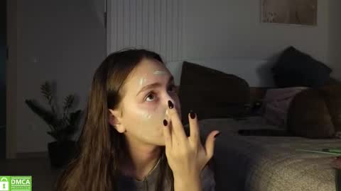 Snapshot of evi_woow chatting on 10-25-25, 06:43 evi_woow online show from 10-25-25, 06:43