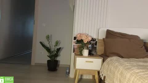 Snapshot of evi_woow chatting on 10-25-25, 09:20 evi_woow online show from 10-25-25, 09:20