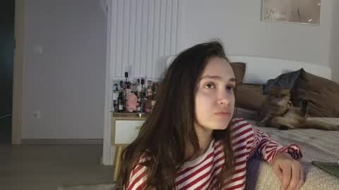evi_woow online show from 04-30-26, 08:57