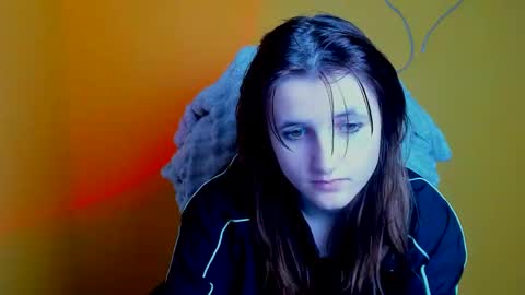 Evie online show from 11-11-25, 12:16