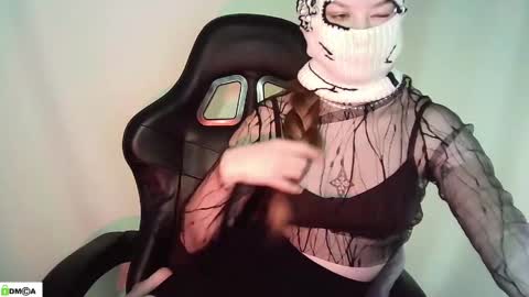 Renesme White Im here from Monday to Friday online show from 05-19-26, 03:46