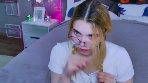 evie_val online show from 11-02-25, 03:14