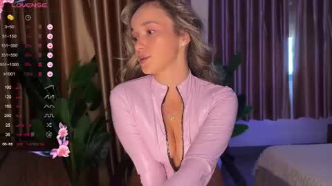 evielina online show from 06-22-26, 11:57