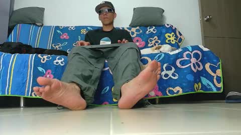 evil_boss1 online show from 04-15-26, 03:13