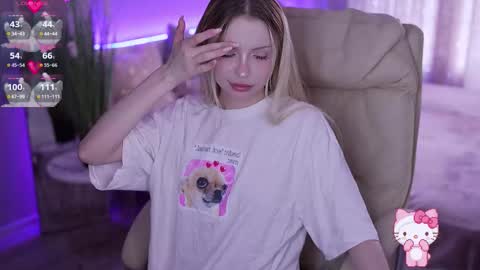 Snapshot of evistarr chatting on 09-19-25, 08:38 Eva online show from 09-19-25, 08:38