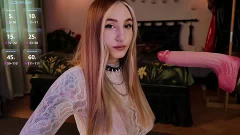 Snapshot of evit_dirty_mind_ chatting on 02-18-26, 10:33 evit_dirty_mind_ online show from 02-18-26, 10:33