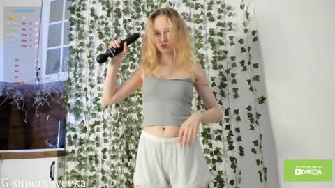 Snapshot of evkasuper chatting on 01-17-25, 02:39 Eva online show from 01-17-25, 02:39