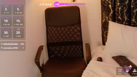 evvaa_moon online show from 10-17-25, 02:41