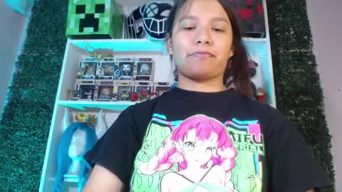 Snapshot of evybubbles_ chatting on 05-19-26, 06:03 Im Evy online show from 05-19-26, 06:03