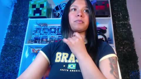 Snapshot of evybubbles_ chatting on 06-16-26, 04:20 Im Evy online show from 06-16-26, 04:20