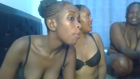 exotic_cutiee online show from 04-19-26, 10:36