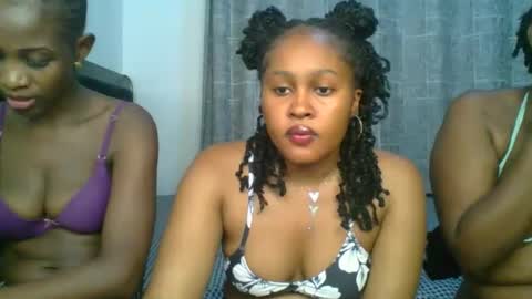 exotic_cutiee online show from 04-20-26, 07:26