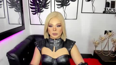 Lindsay online show from 05-25-26, 05:52