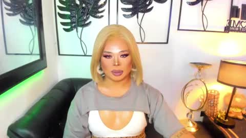 Lindsay online show from 06-16-26, 04:31