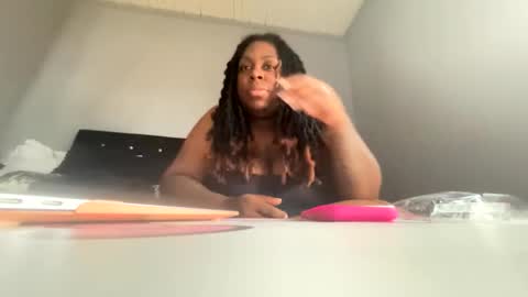 Snapshot of exotiiccmonroe1 chatting on 02-16-26, 07:54 exotiiccmonroe1 online show from 02-16-26, 07:54