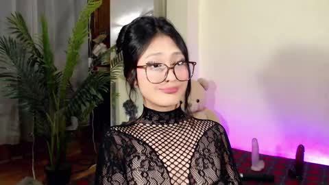 Snapshot of expensive_candyx chatting on 01-05-25, 02:41 Candy online show from 01-05-25, 02:41