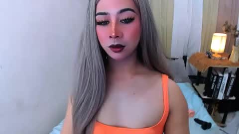 Snapshot of expensive_elise chatting on 05-05-26, 04:15 expensive_elise online show from 05-05-26, 04:15