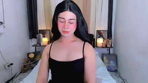 Snapshot of expensive_elise chatting on 06-06-26, 03:39 expensive_elise online show from 06-06-26, 03:39