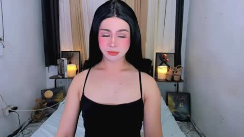 Snapshot of expensive_elise chatting on 06-08-26, 10:59 expensive_elise online show from 06-08-26, 10:59