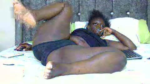 Snapshot of explicitly_certified chatting on 03-09-25, 05:00 explicitly_certified online show from 03-09-25, 05:00