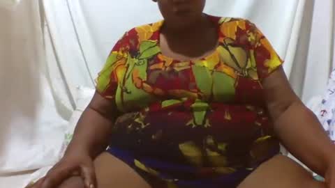 extra_love92 online show from 10-19-25, 05:24