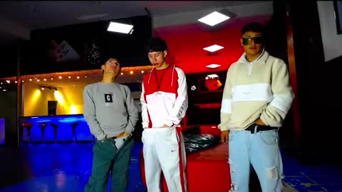 extrangers online show from 10-27-25, 01:26