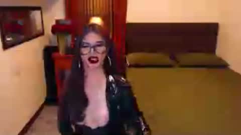 extremelydom online show from 06-11-26, 07:50