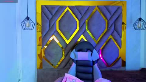 Snapshot of ey_im_simone_ chatting on 05-06-26, 12:10 online show from 05-06-26, 12:10