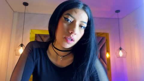 Snapshot of ey_im_simone_ chatting on 05-22-26, 12:22 online show from 05-22-26, 12:22