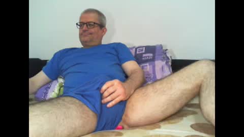 Snapshot of eyes12 chatting on 05-12-26, 05:26 GEORGE online show from 05-12-26, 05:26